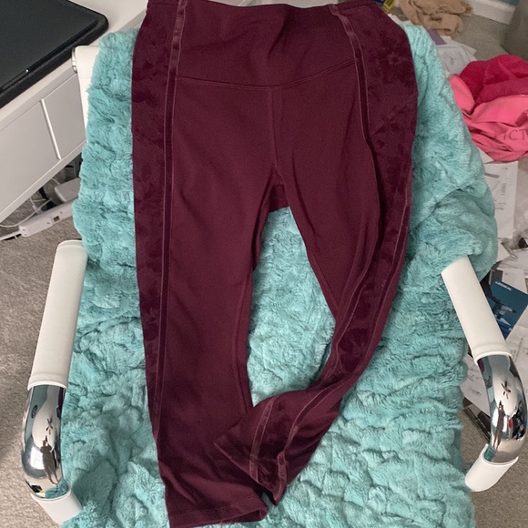 Lululemon lace side leggings - Picture 3 of 6